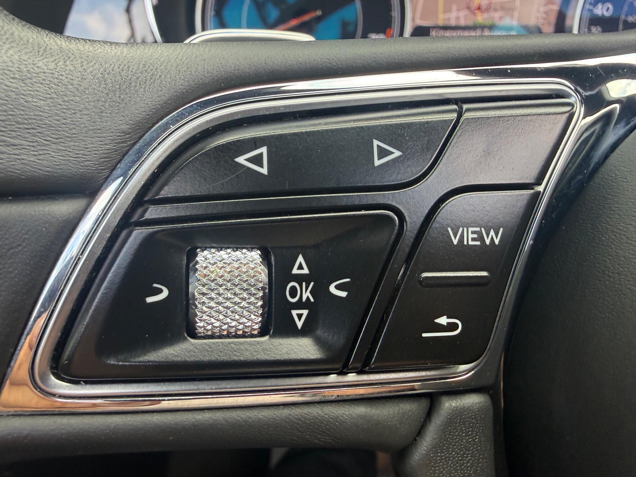 Bentley Bentayga view 20
