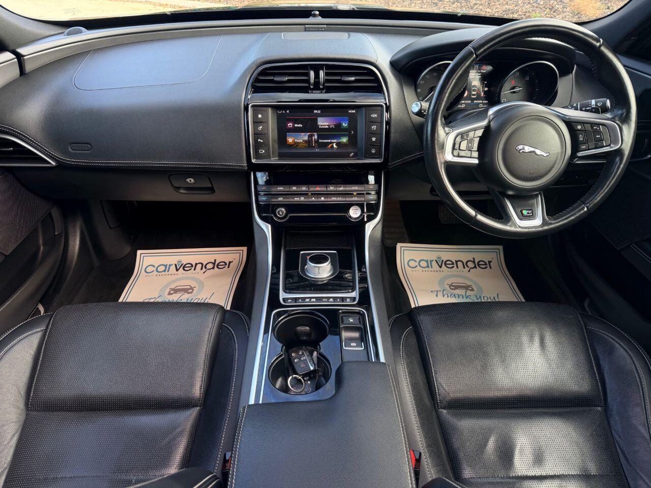 Jaguar Xe view 4