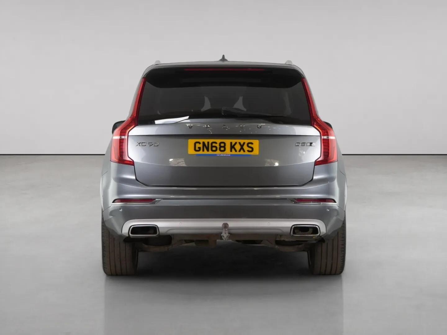 Volvo XC90 view 7