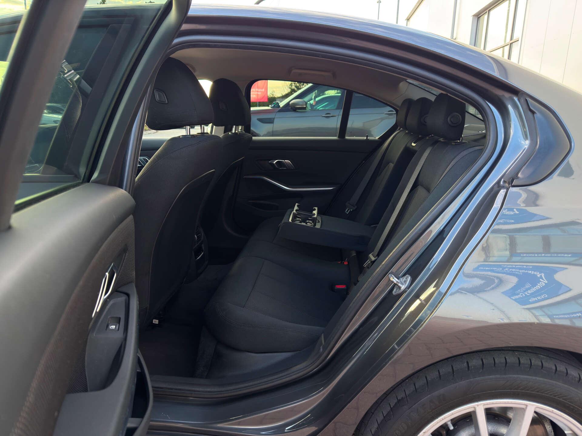BMW 3 Series view 43