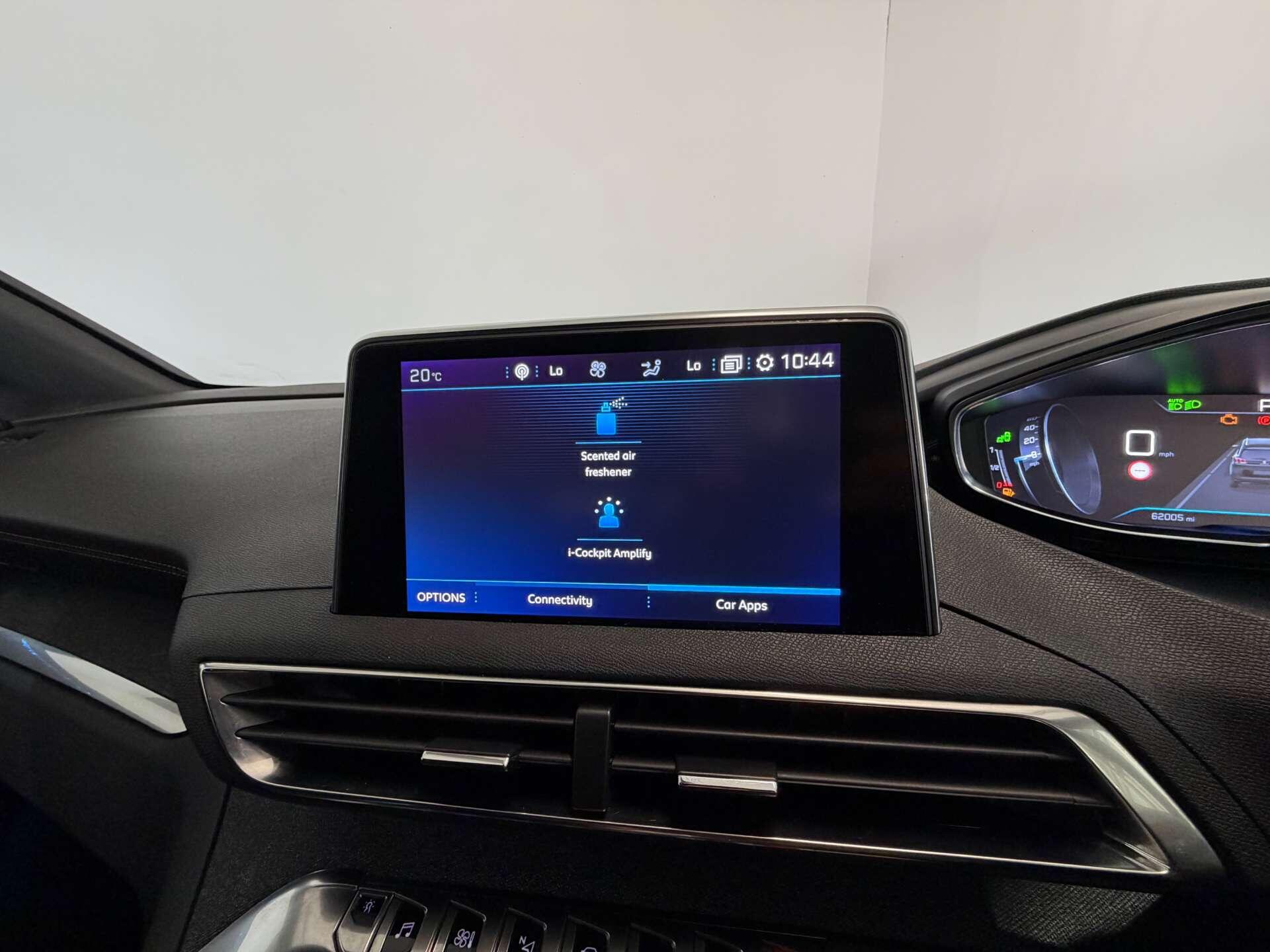 Peugeot 5008 view 45