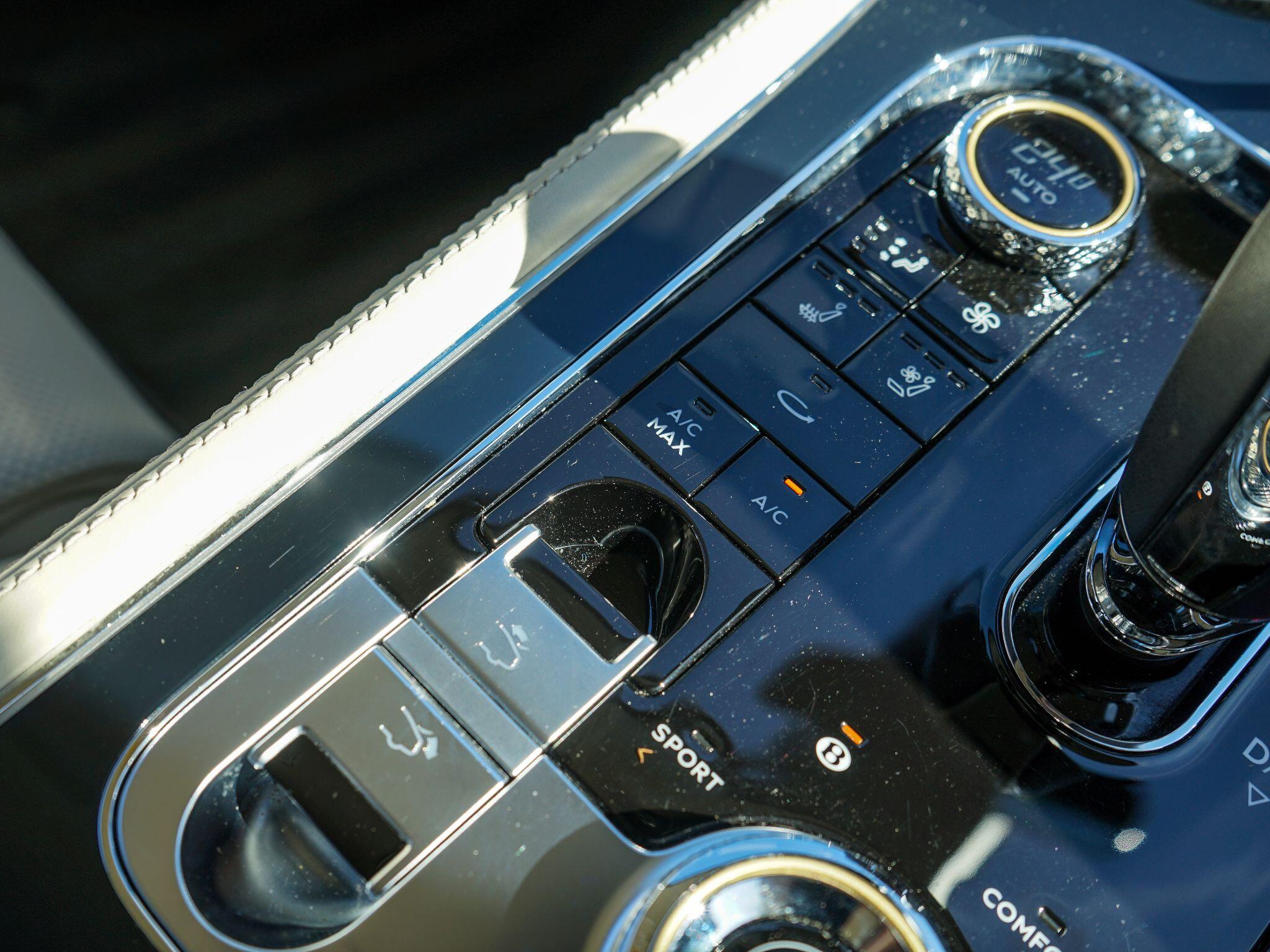 Bentley Continental view 32