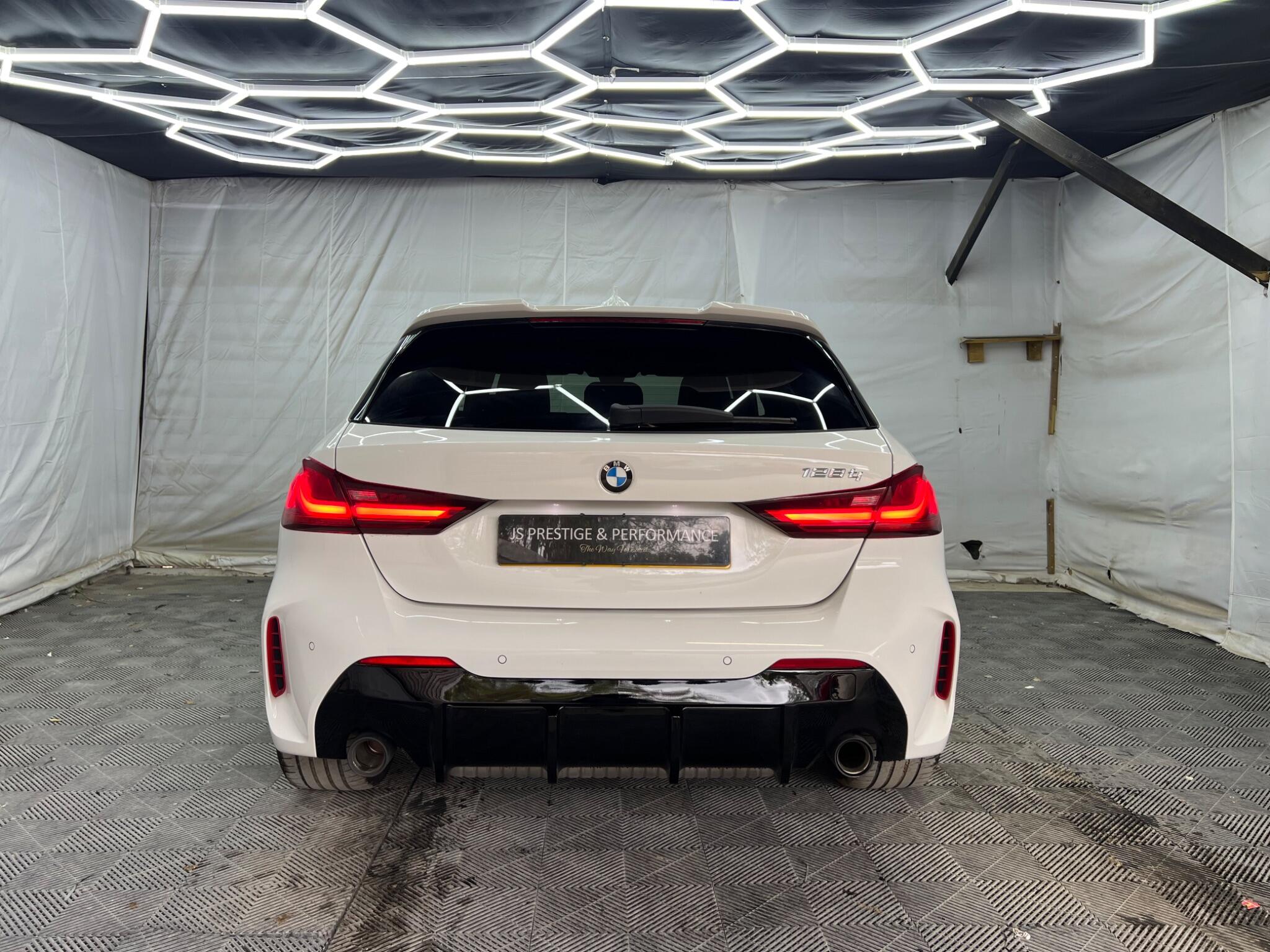 BMW 1 Series view 8