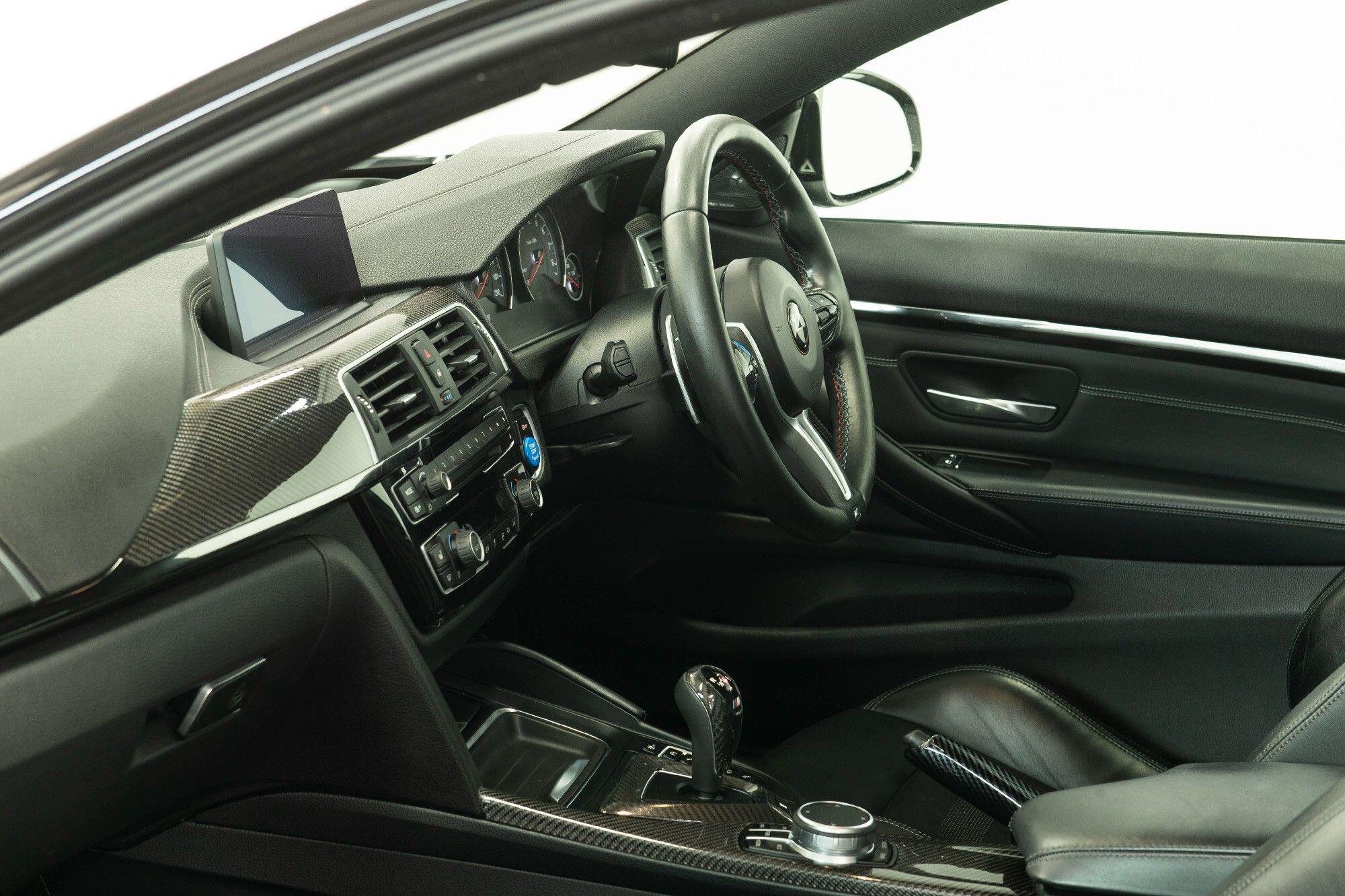BMW M4 view 16