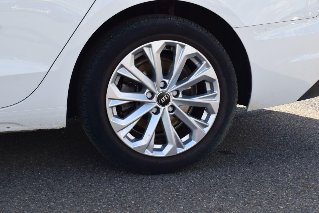 Audi A4 view 15