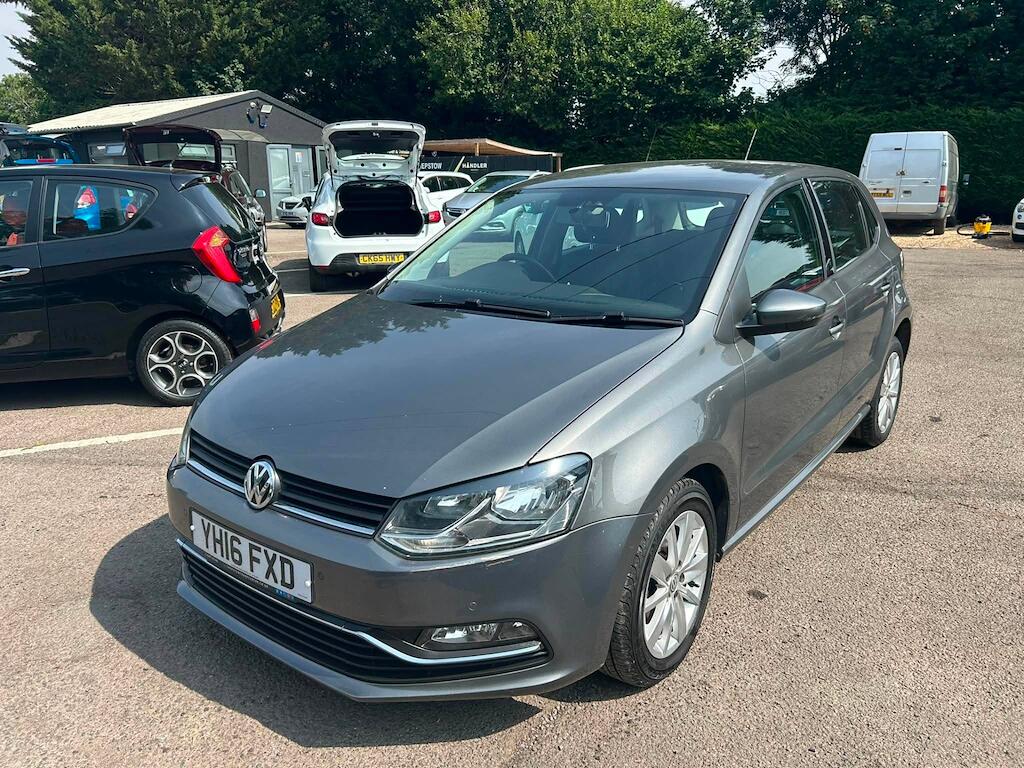 Volkswagen Polo view 5