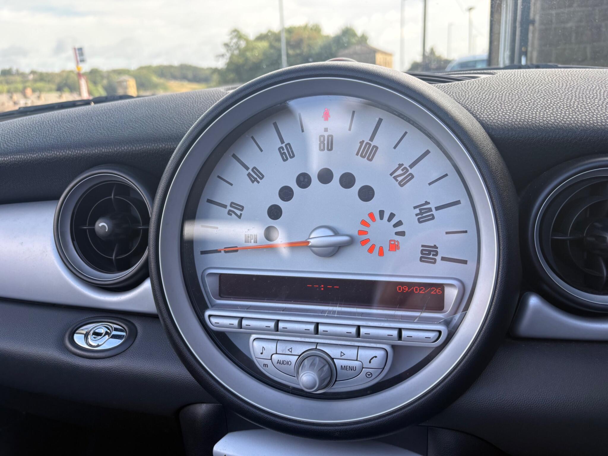 Mini Convertible view 23
