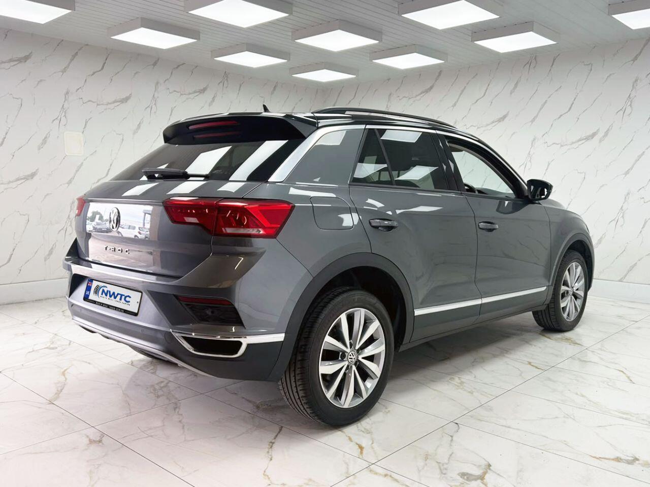 Volkswagen T-Roc view 9