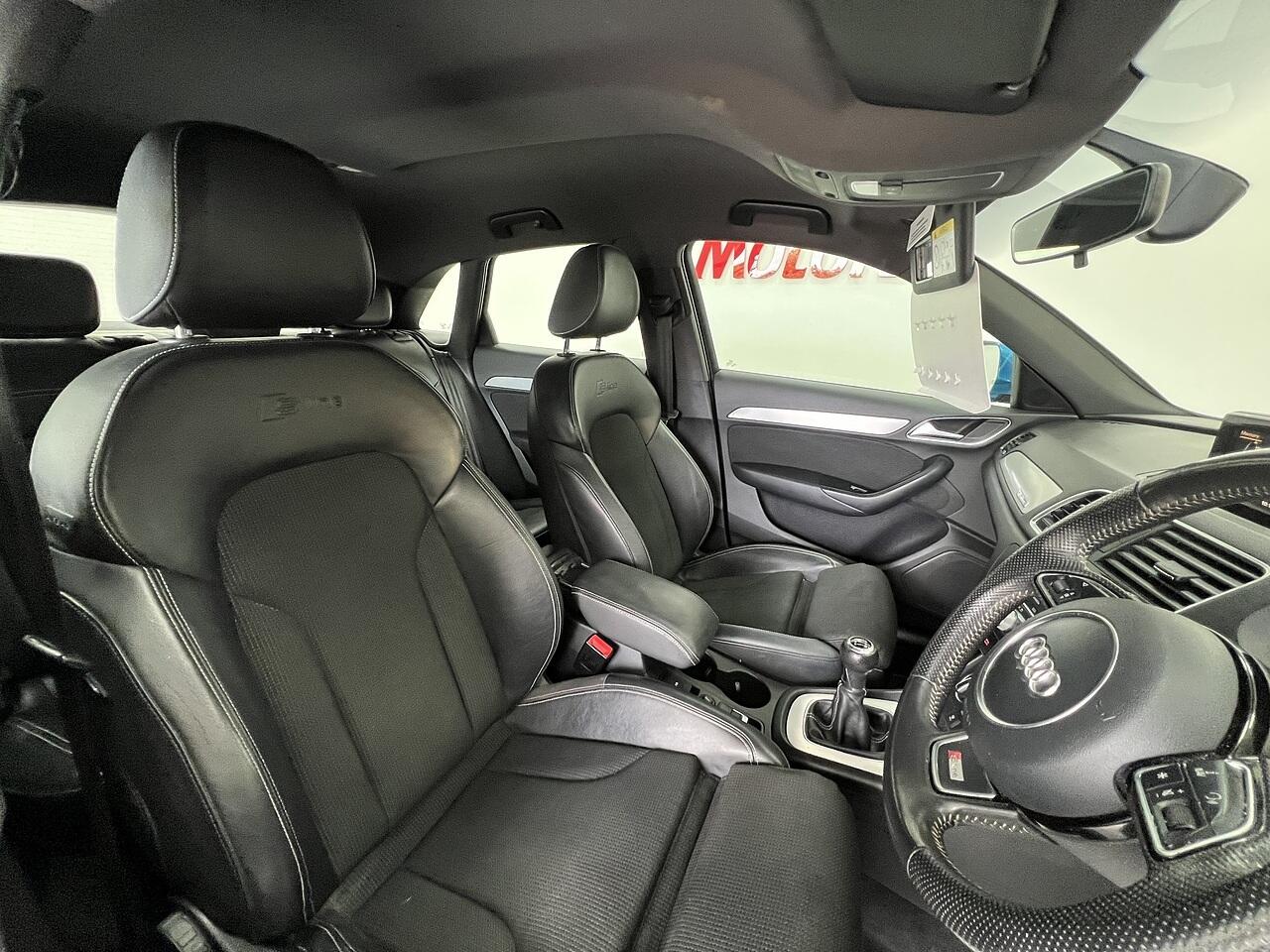Audi Q3 view 12