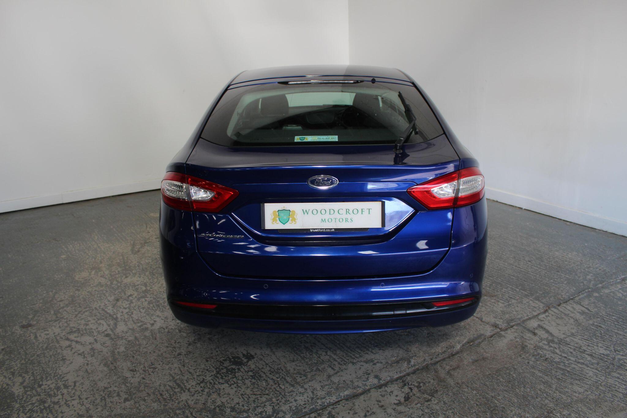 Ford Mondeo view 14