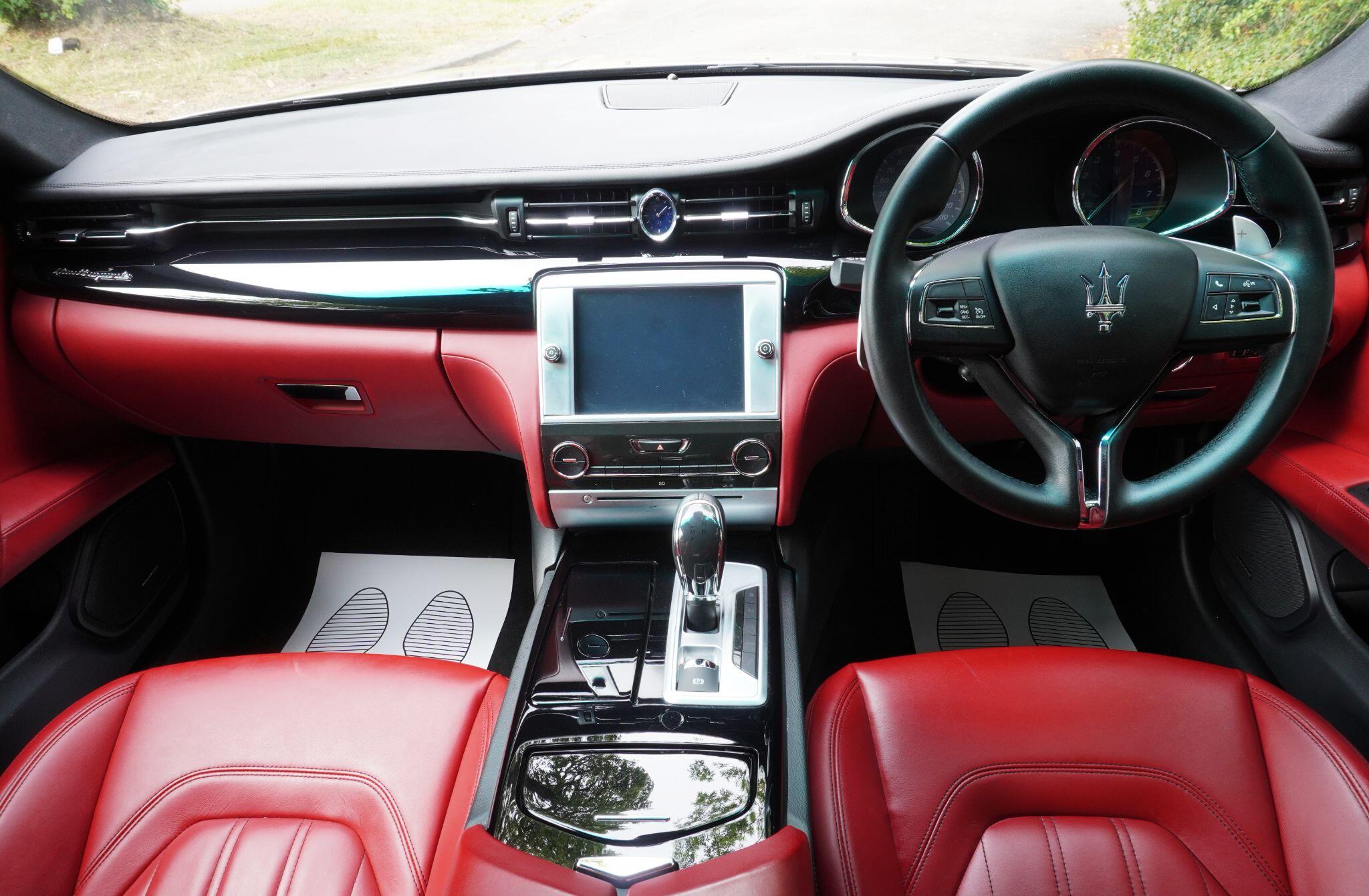Maserati Quattroporte view 26