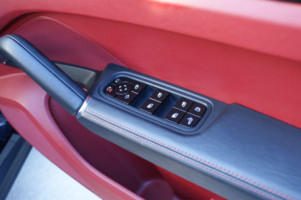 Porsche Cayenne view 43