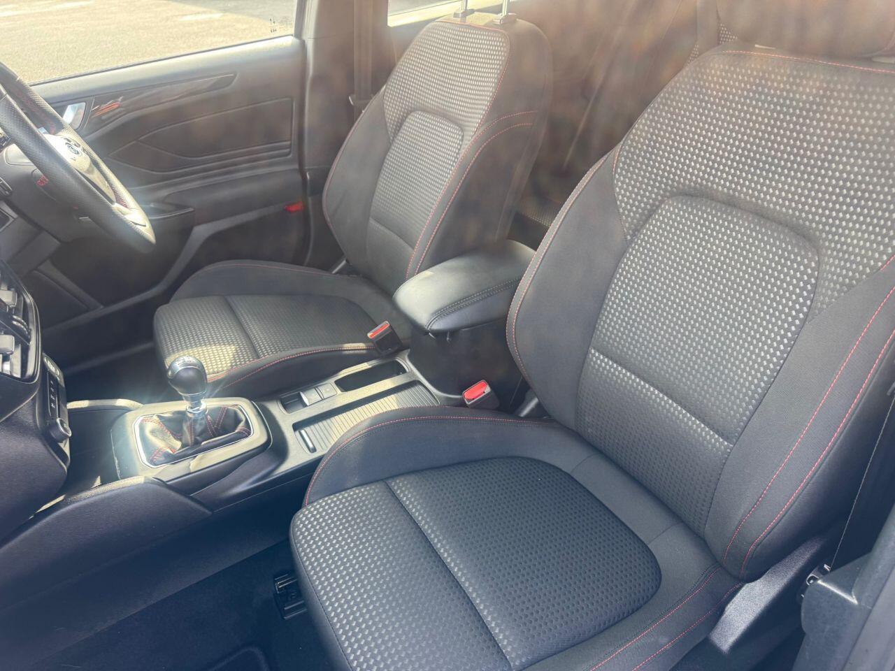 Ford Focus view 22