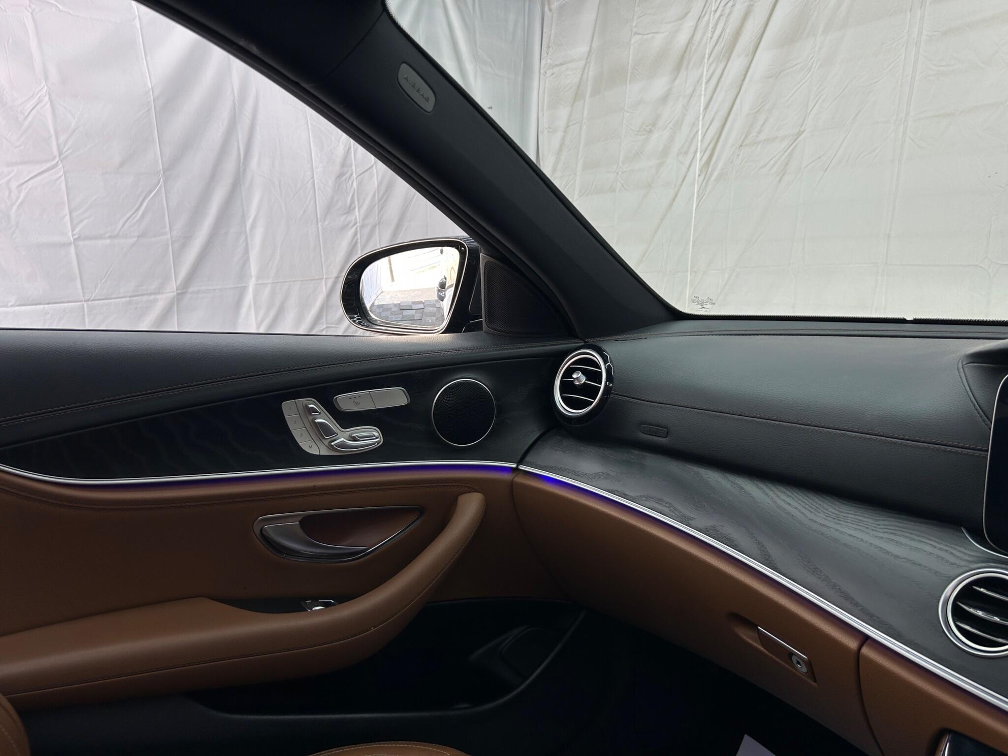 Mercedes-Benz E Class view 19