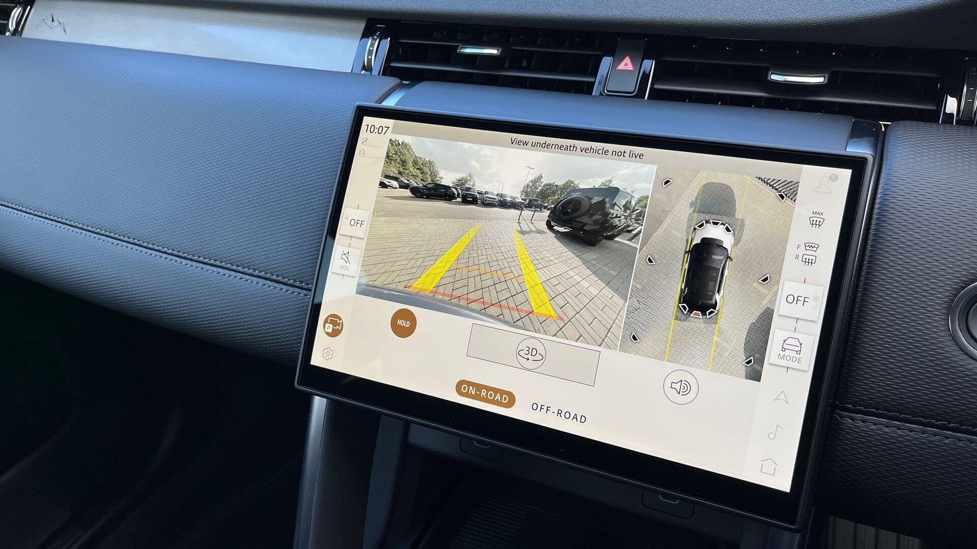 Land Rover Discovery Sport view 13