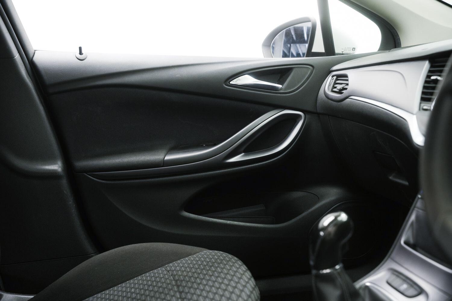 Vauxhall Astra view 20