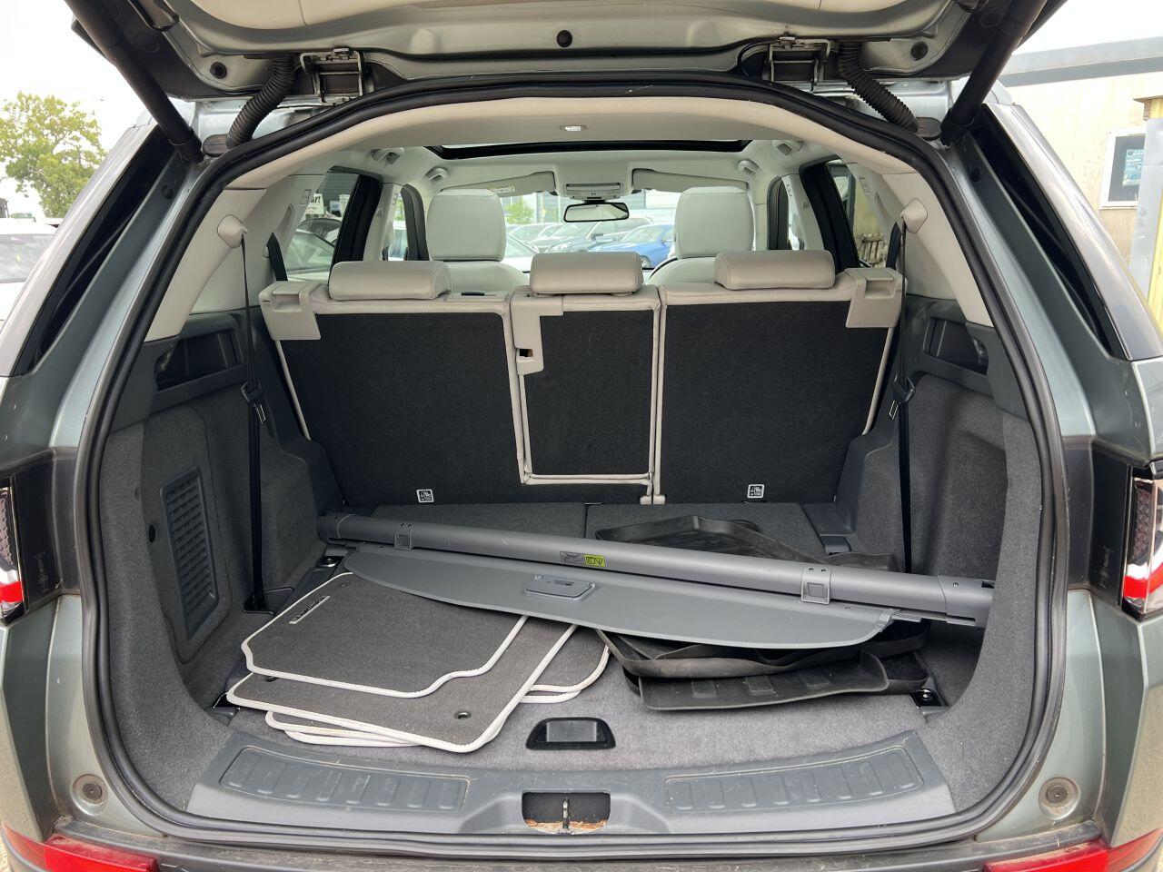 Land Rover Discovery Sport view 15