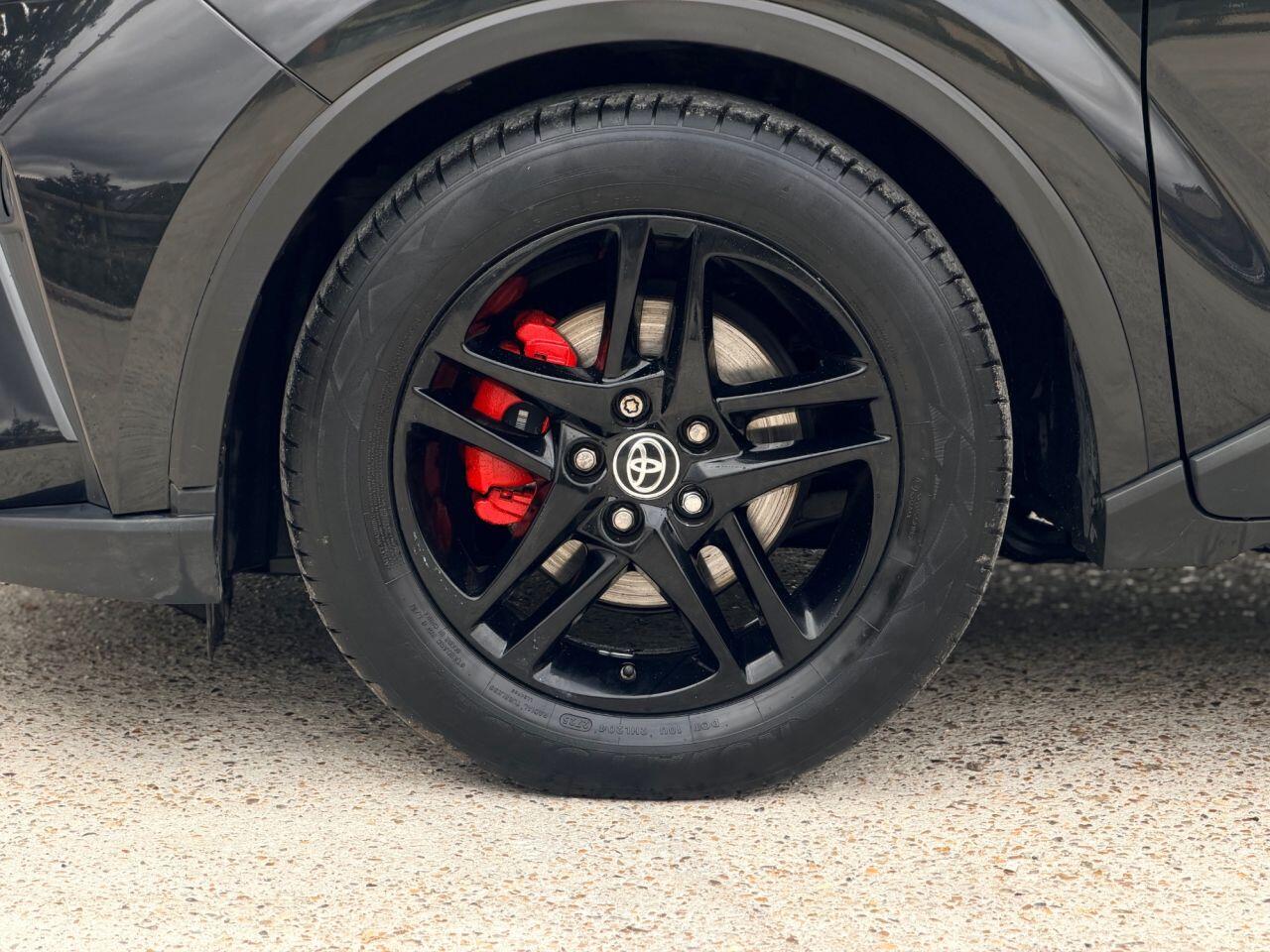 Toyota C-HR view 12