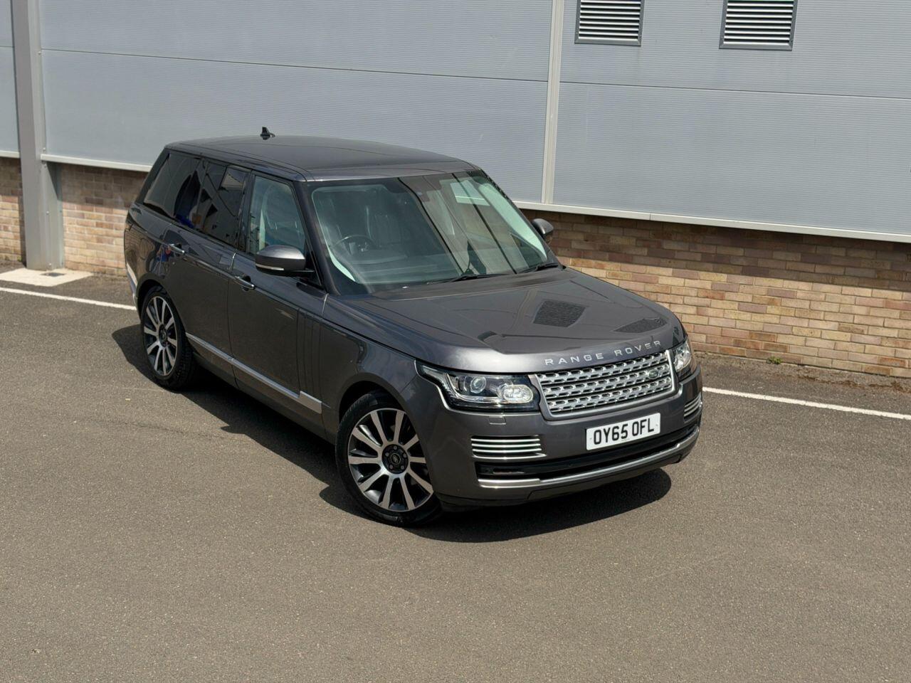 Land Rover Range Rover view 11