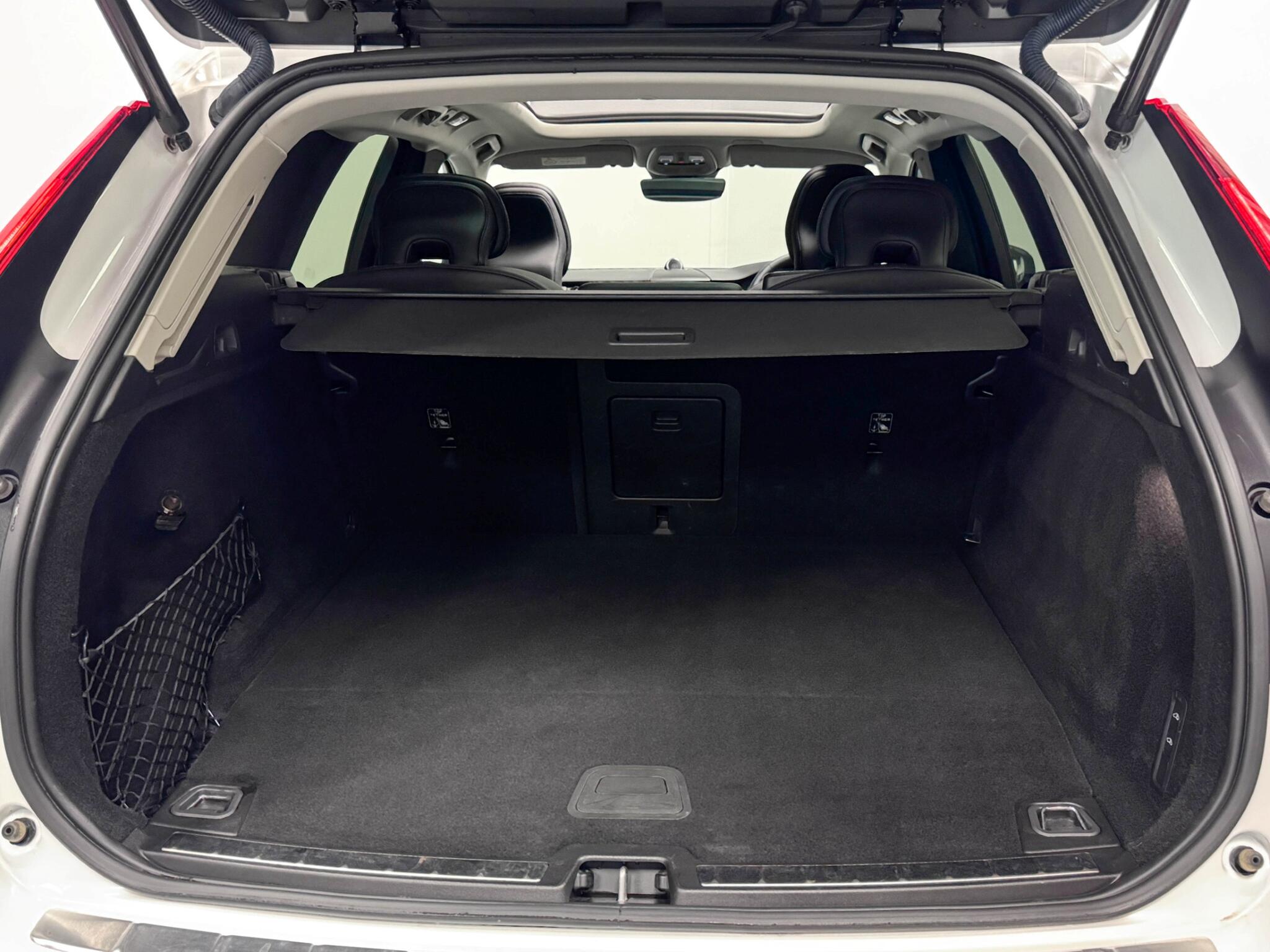 Volvo XC60 view 7