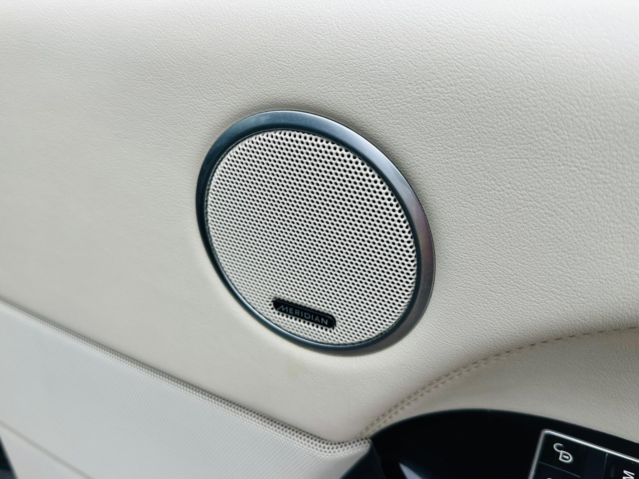 Land Rover Range Rover view 25