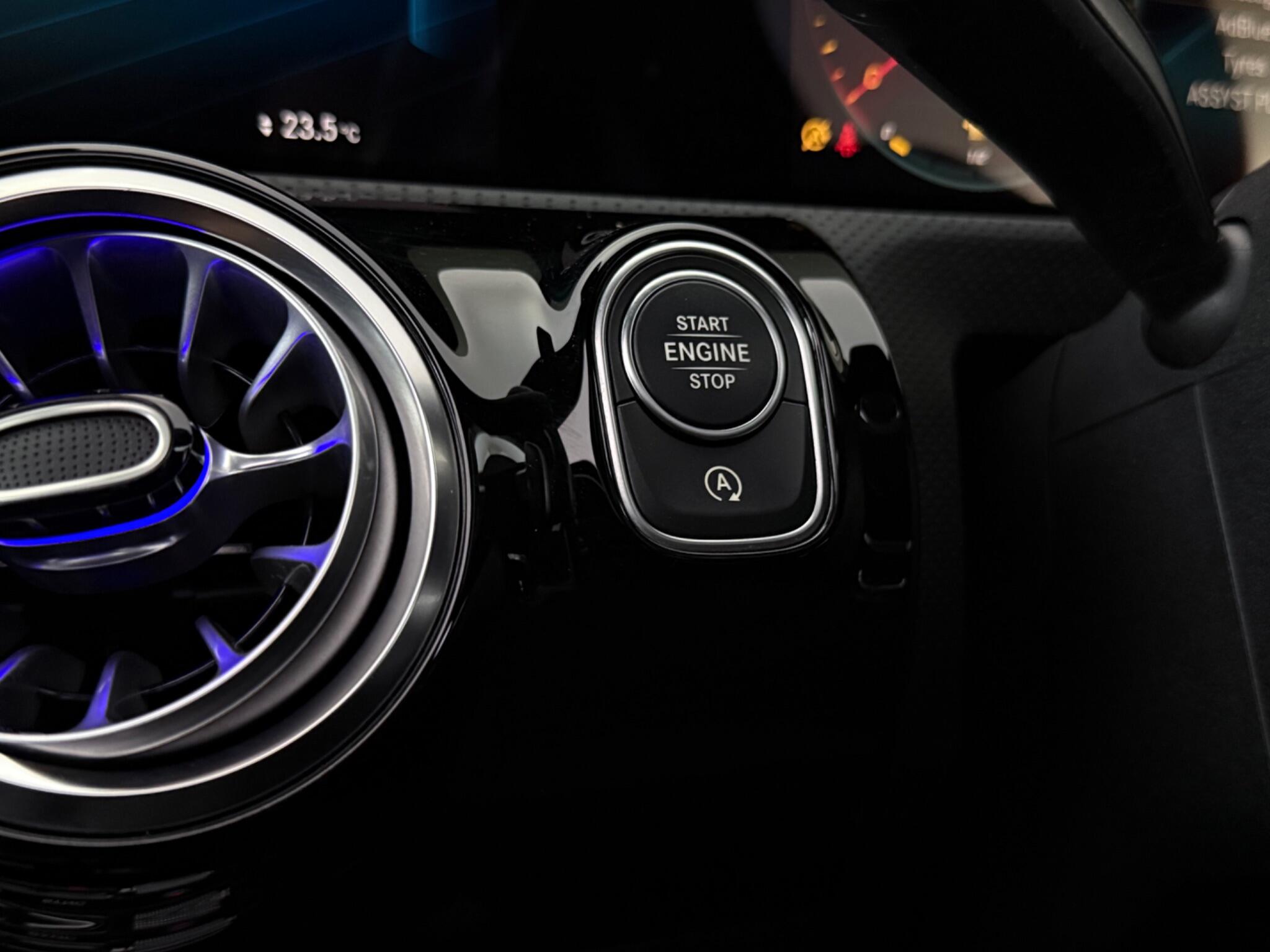 Mercedes-Benz Cla view 17