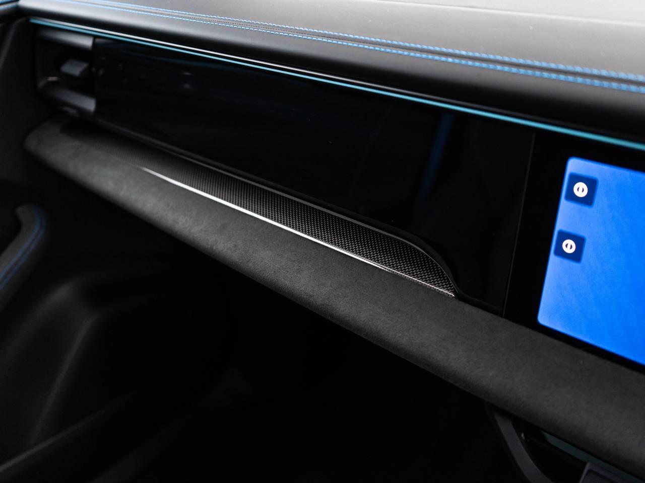 Porsche Macan view 43