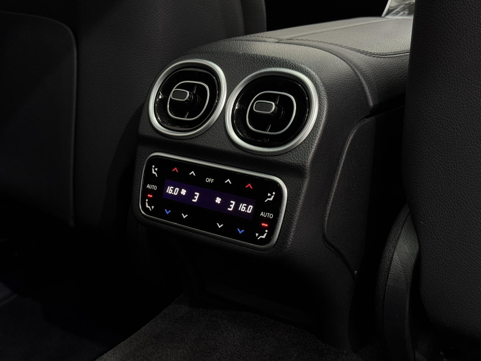 Mercedes-Benz C Class view 59