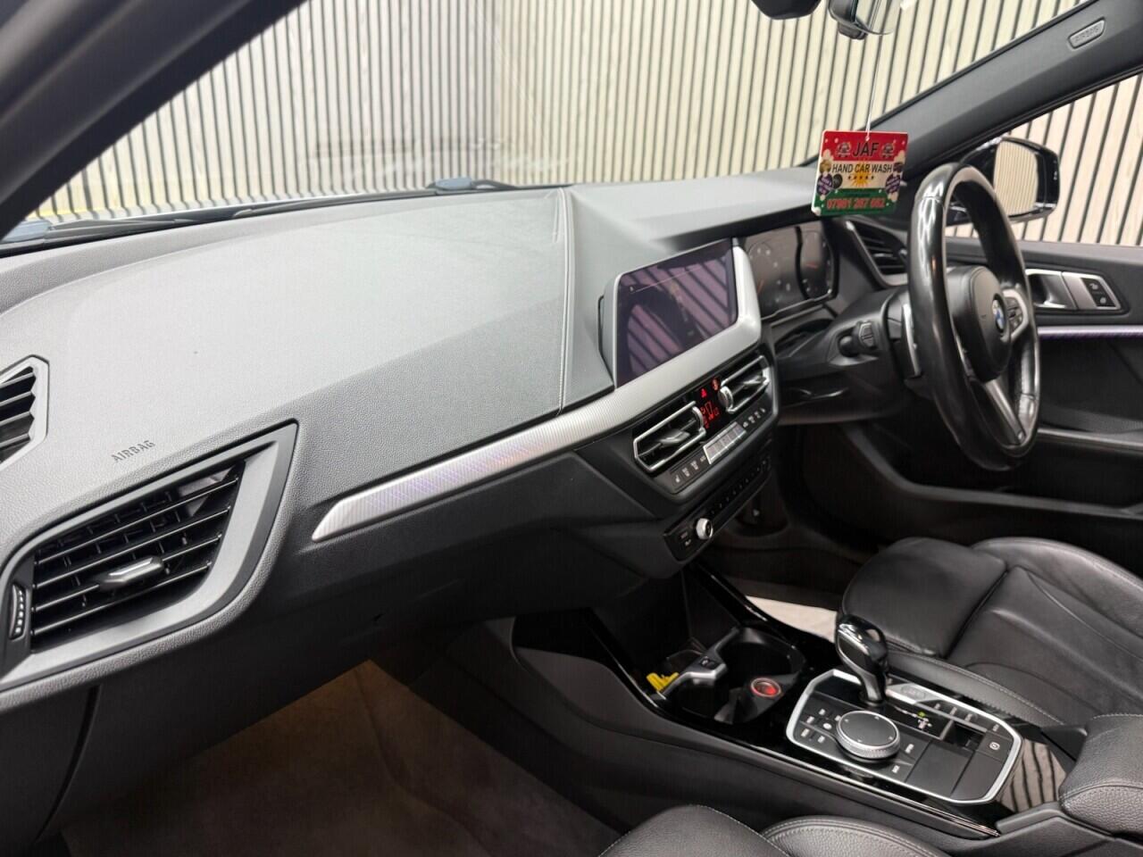 BMW 1 Series view 6
