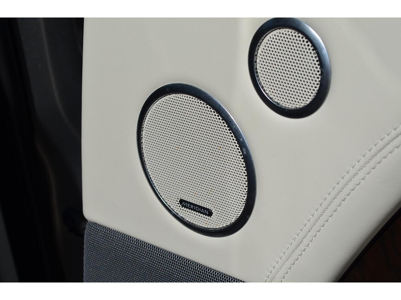 Land Rover Range Rover view 30