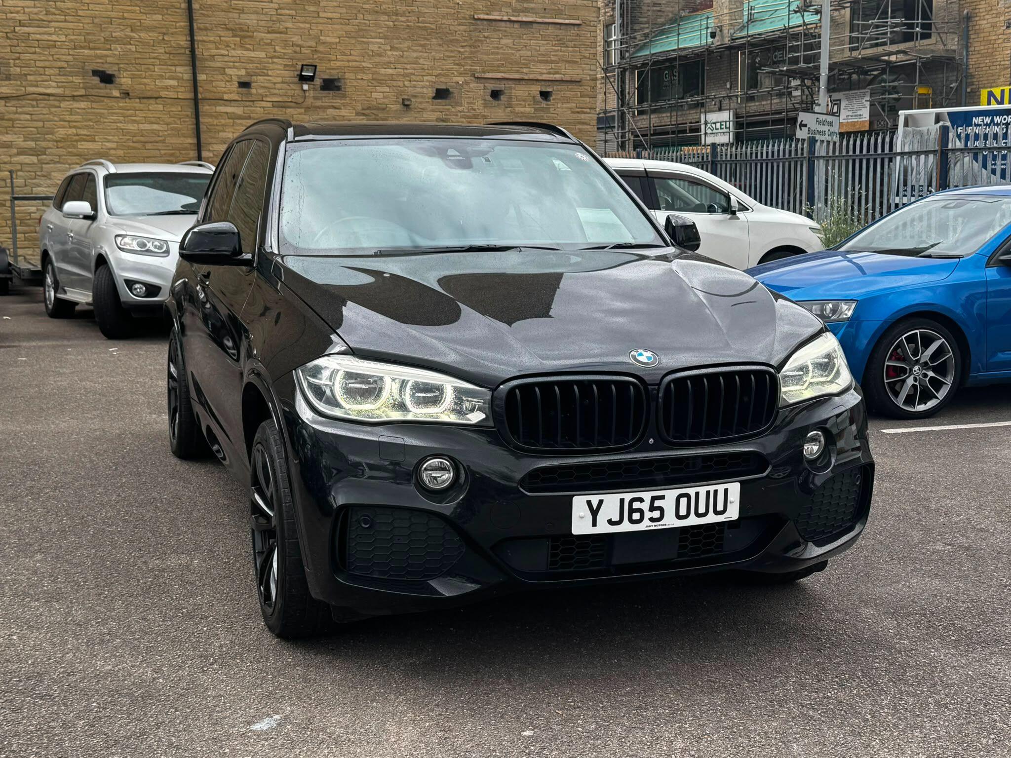 BMW X5 view 11