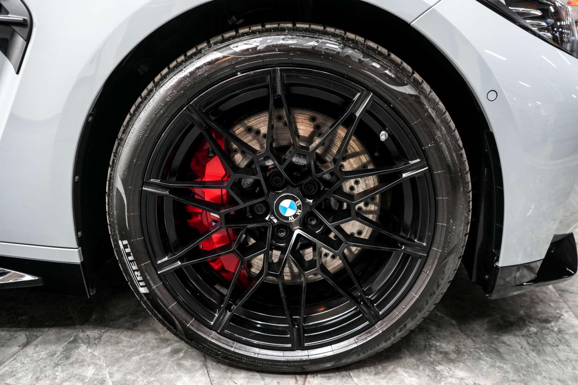 BMW M4 view 11