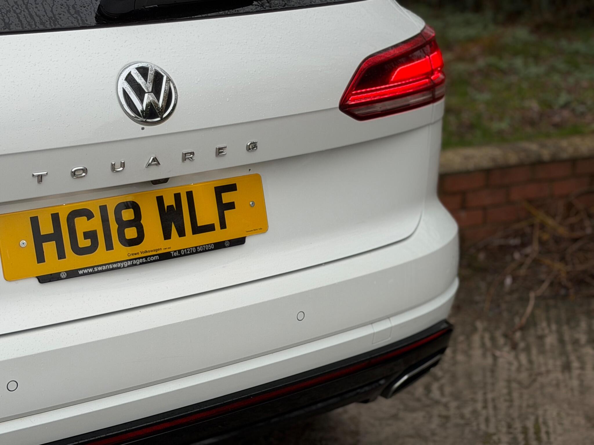 Volkswagen Touareg view 16