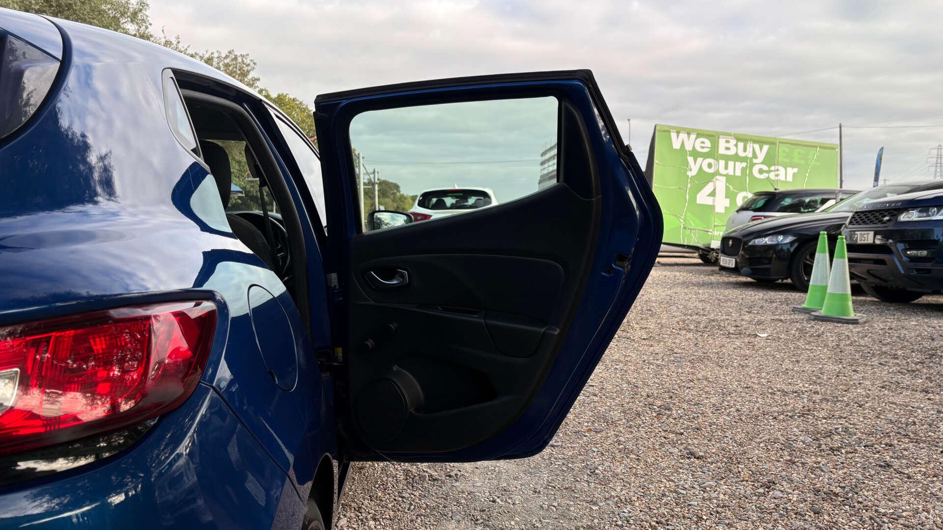 Renault Clio view 38