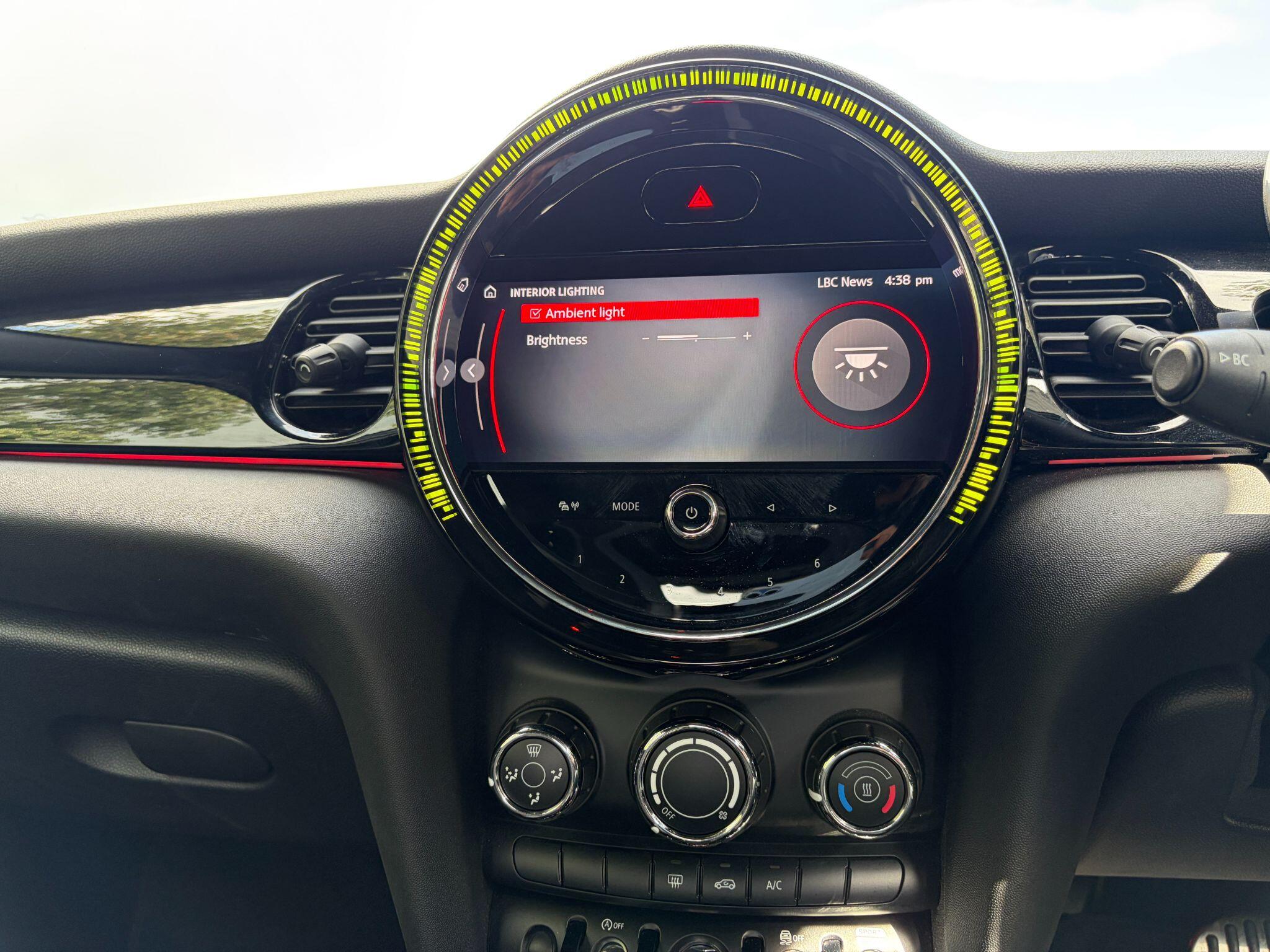 Mini Hatch view 26