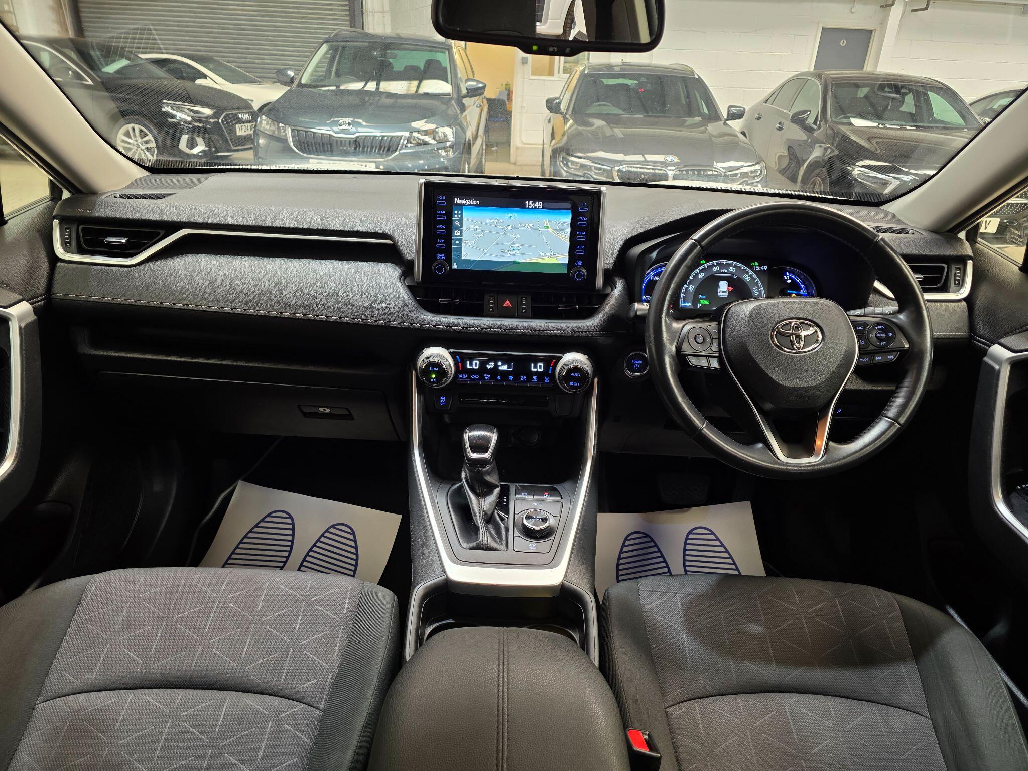 Toyota Rav4 view 4