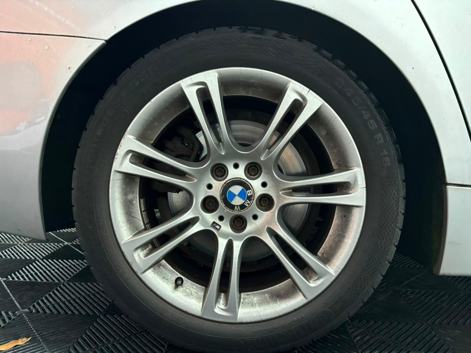 BMW 5 Series view 30