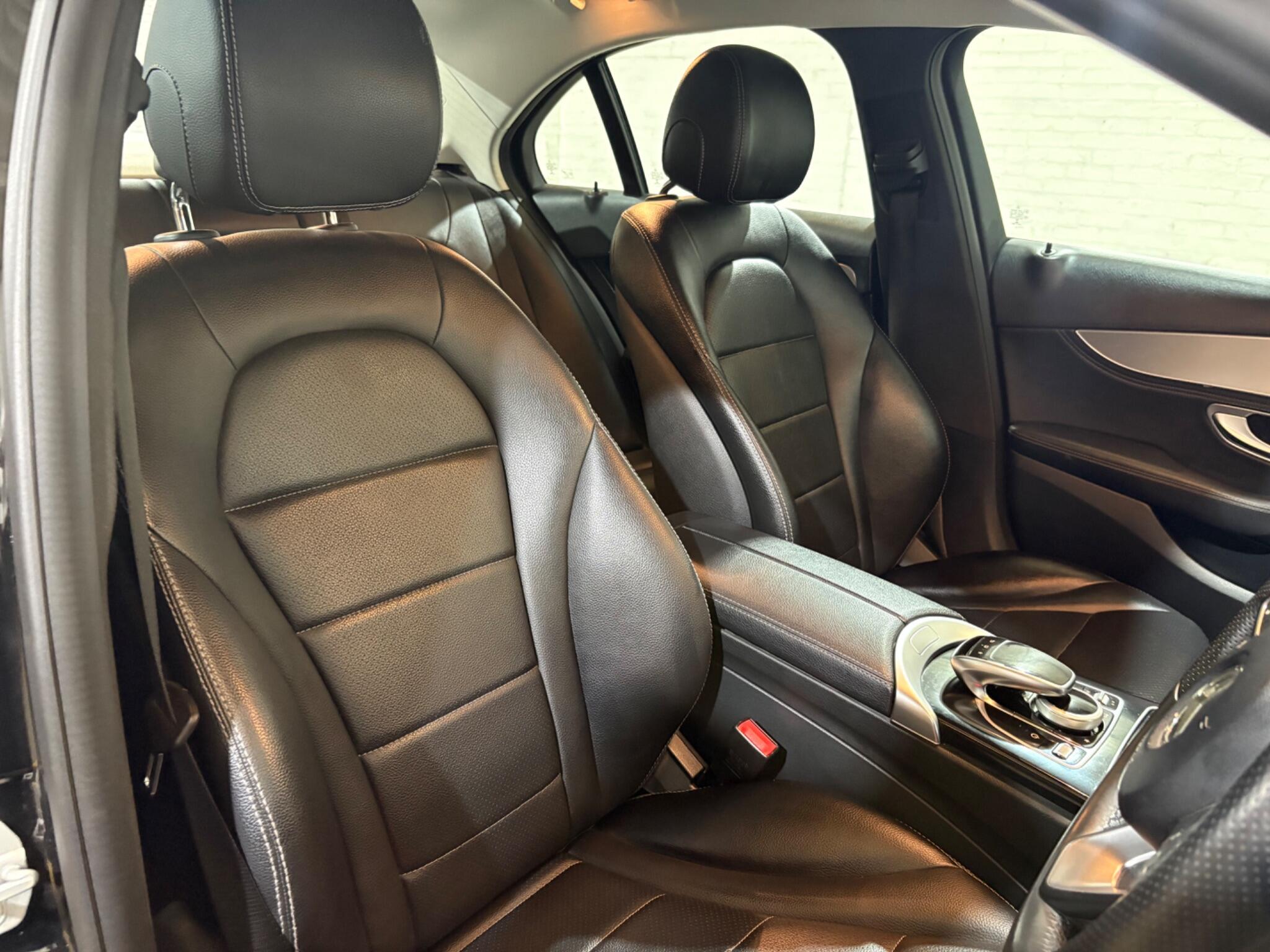 Mercedes-Benz C Class view 33