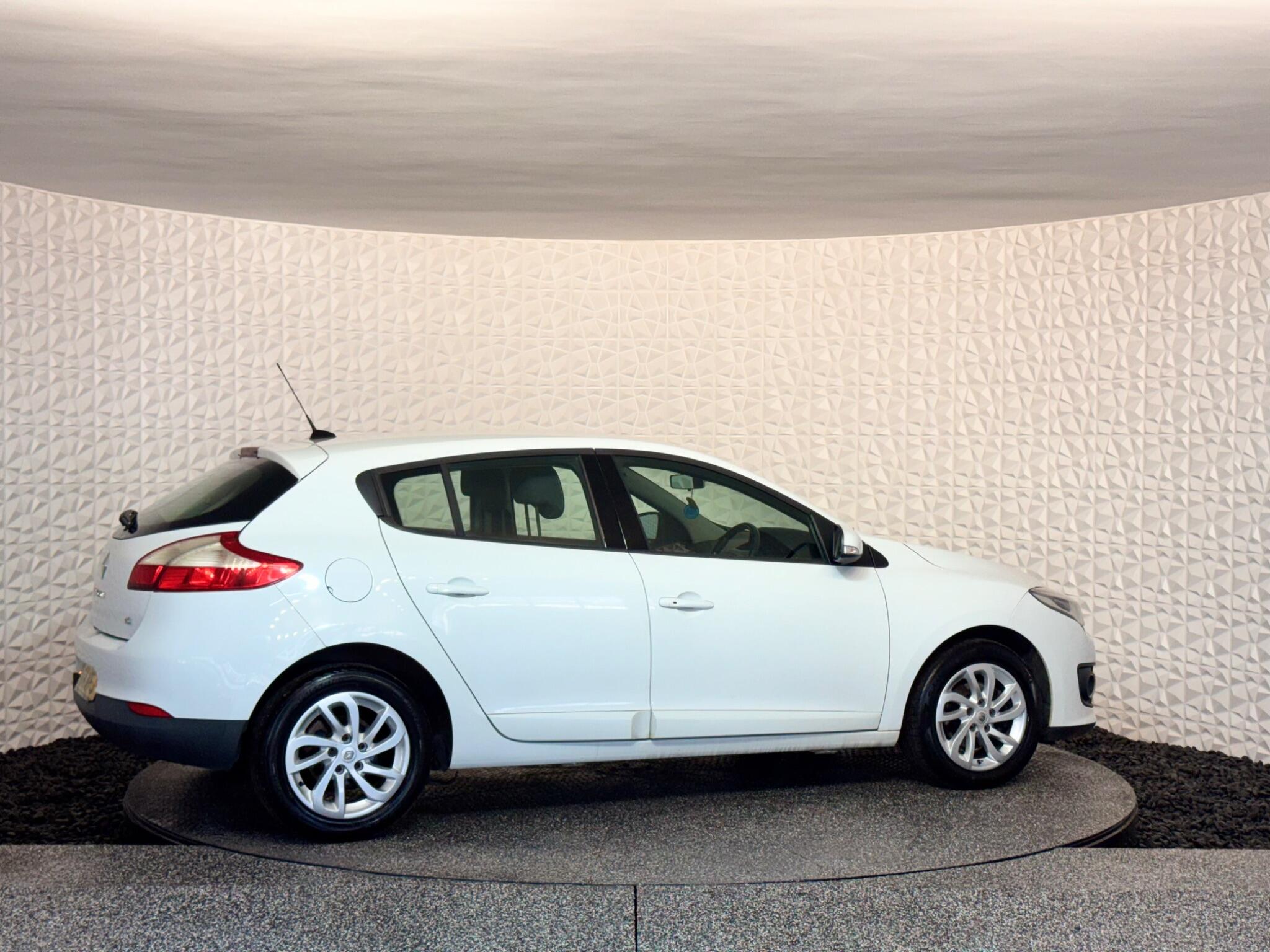 Renault Megane view 9