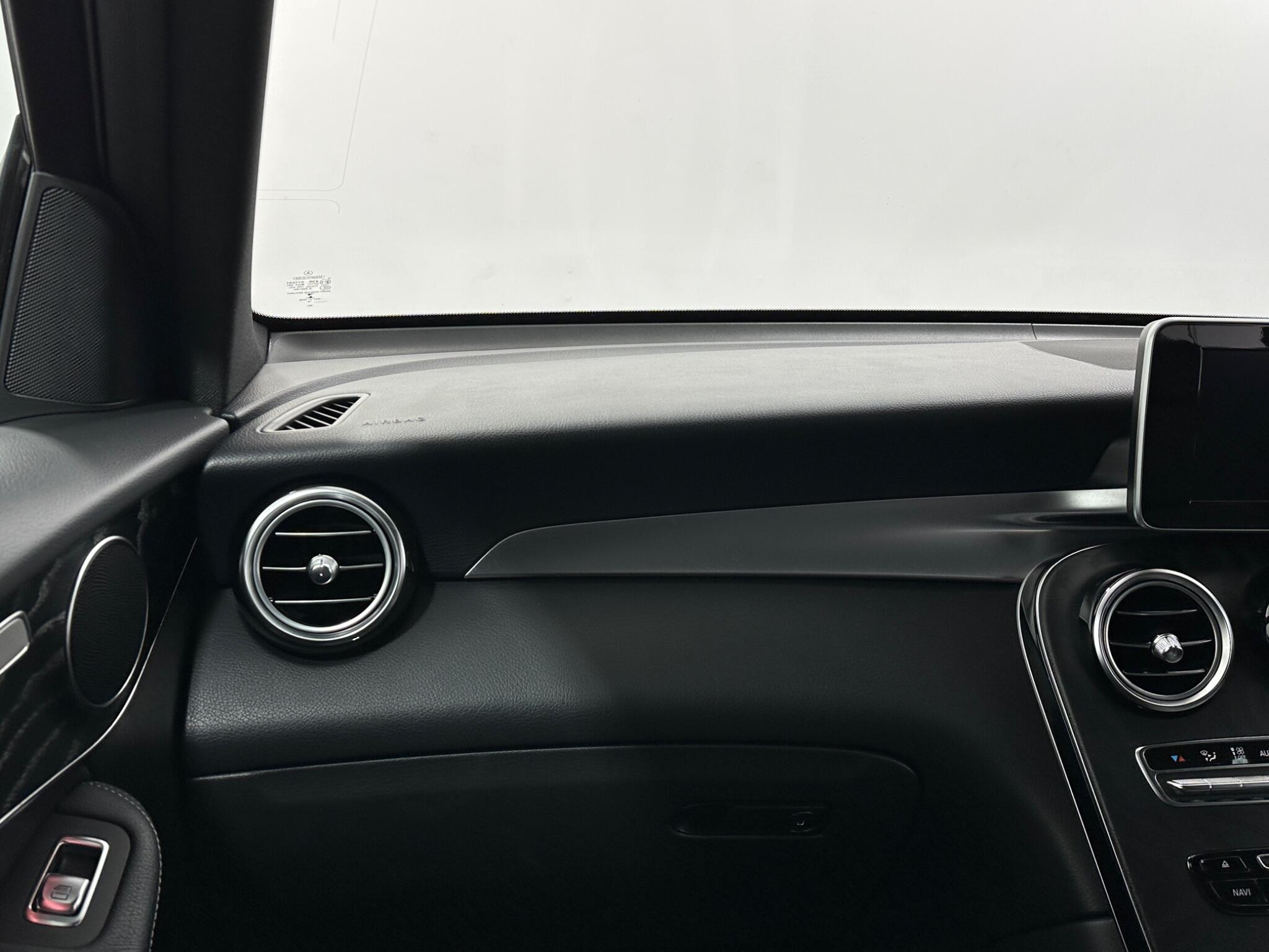 Mercedes-Benz GLC view 30