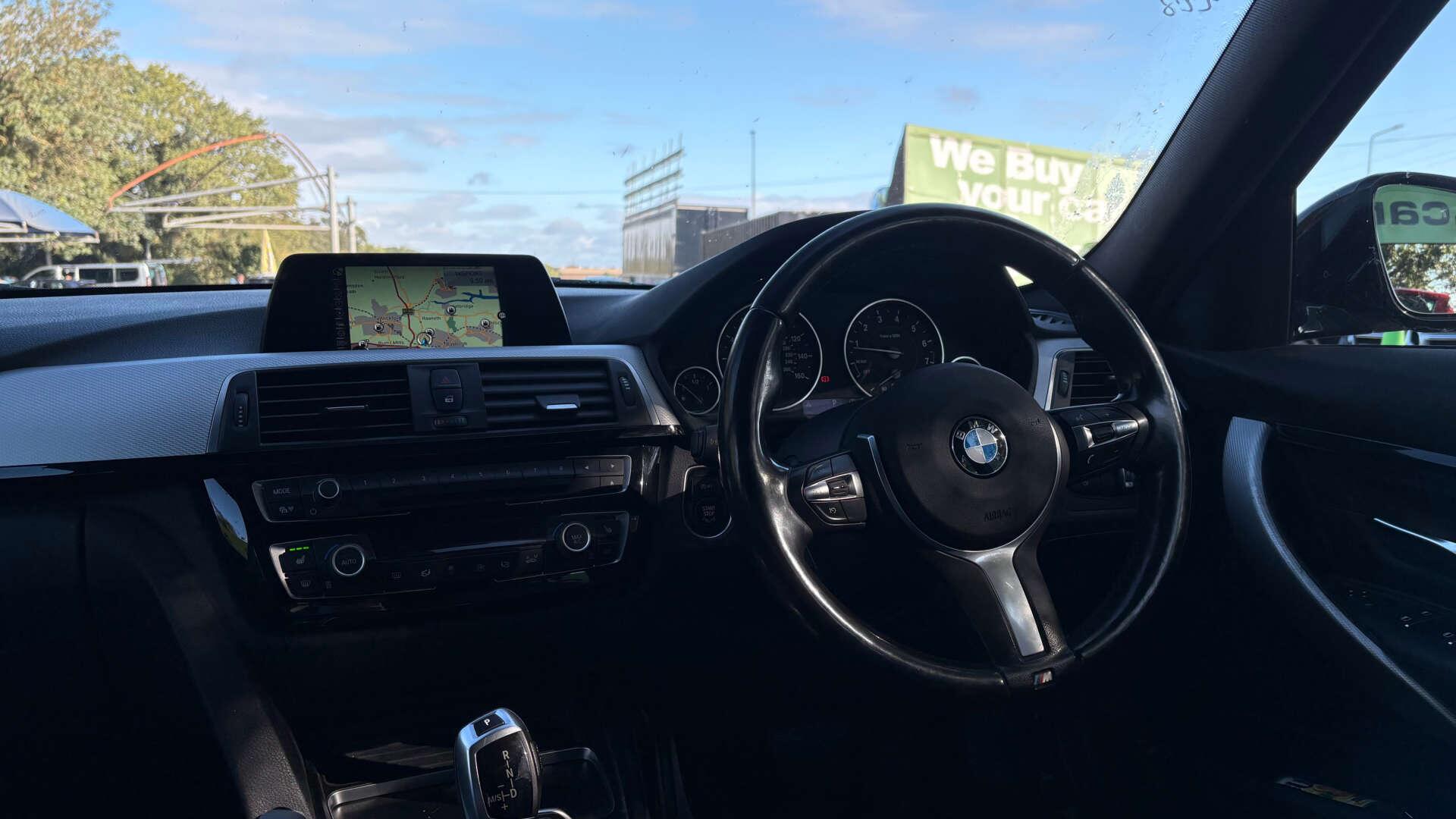 BMW 3 Series view 35