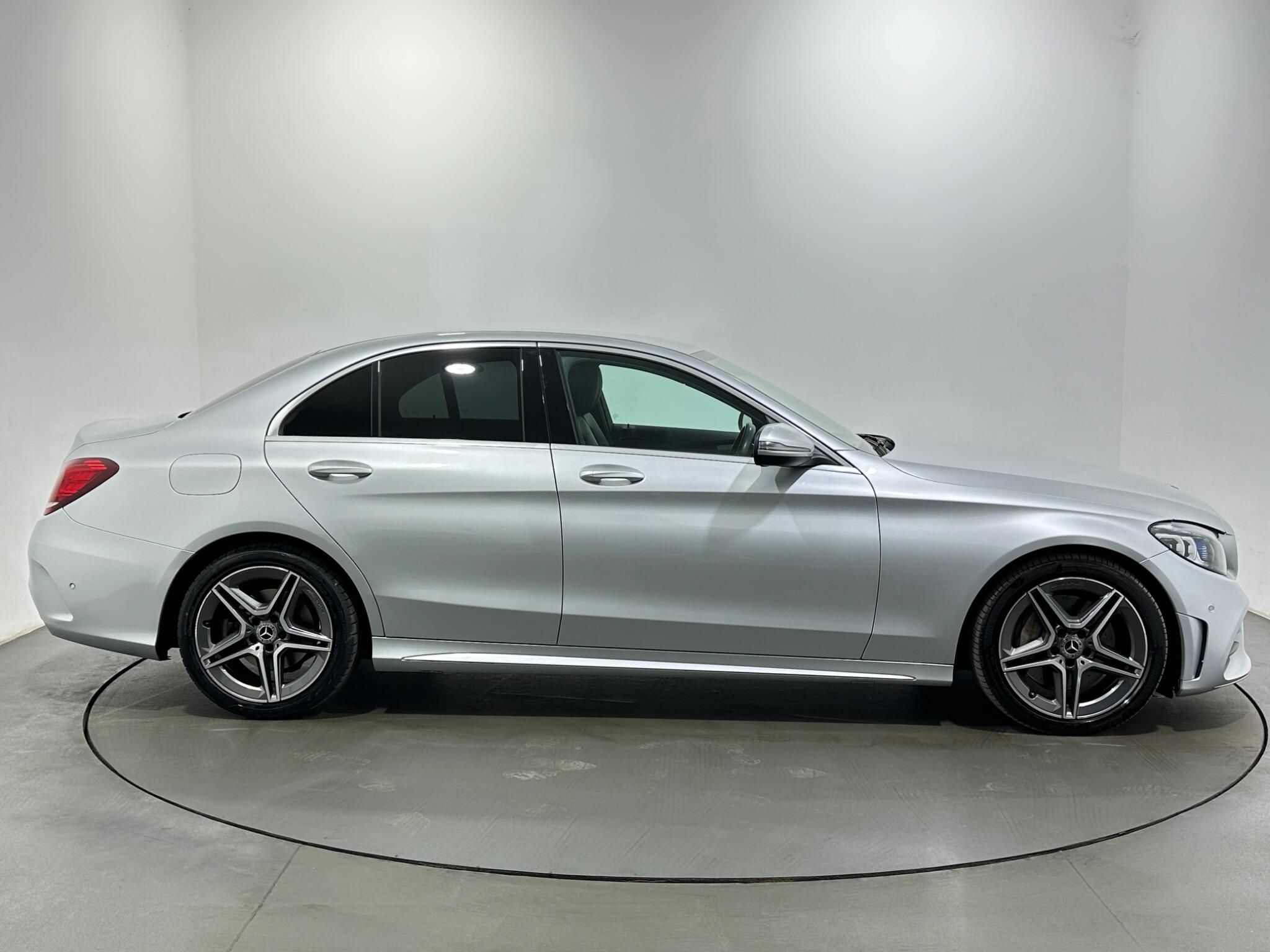Mercedes-Benz C-Class view 9