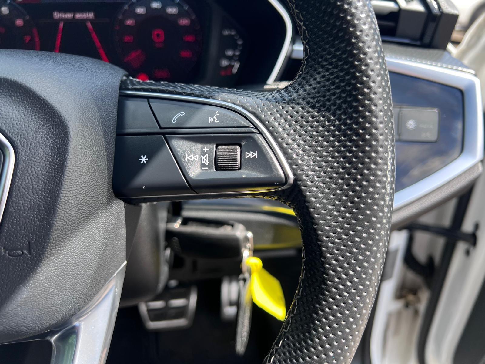 Audi Q3 view 29