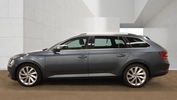 Skoda Superb view 9