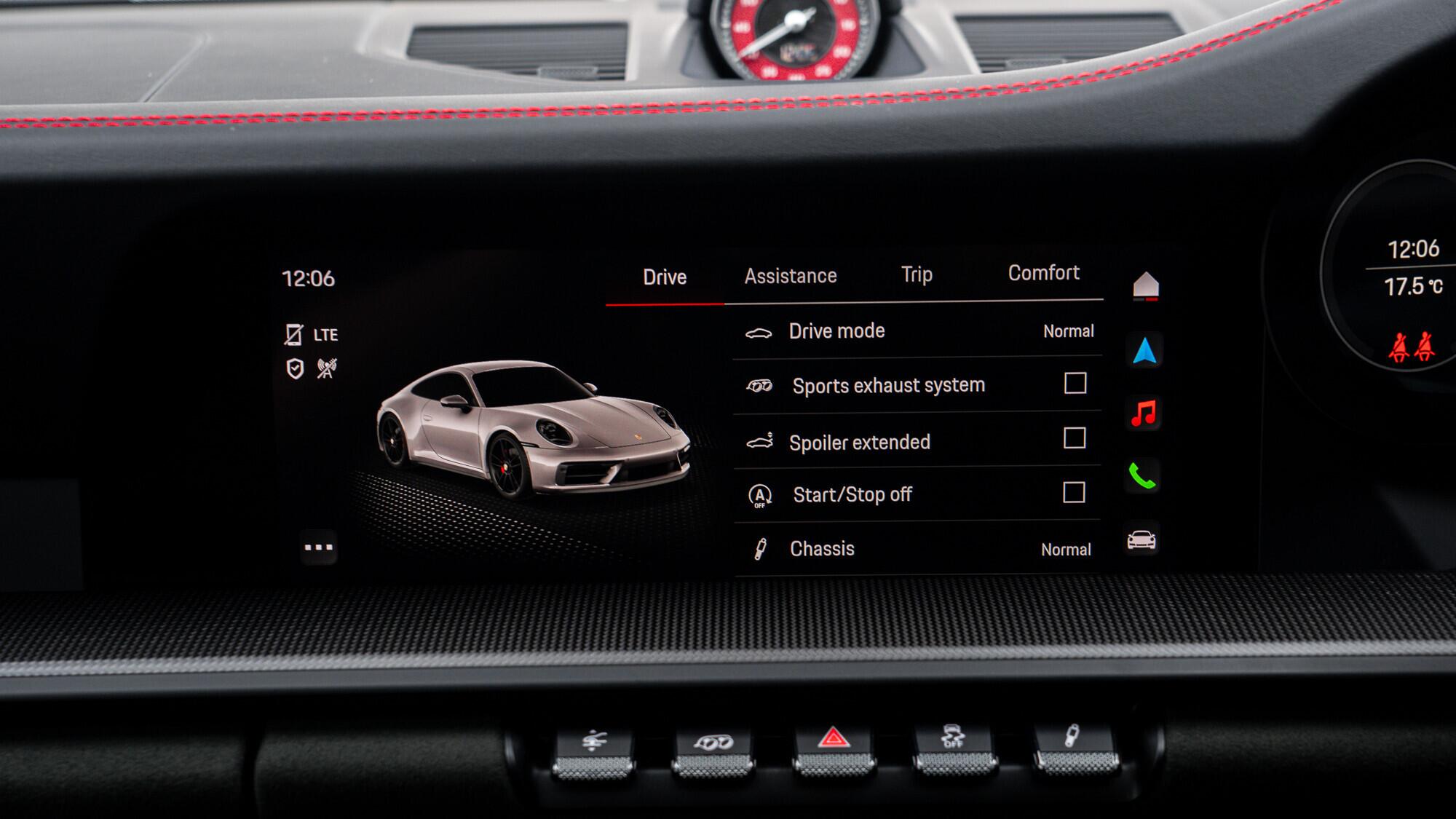 Porsche 911 view 30