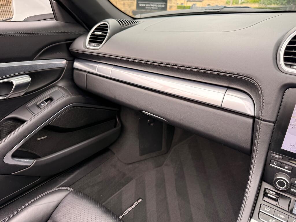 Porsche Boxster view 38