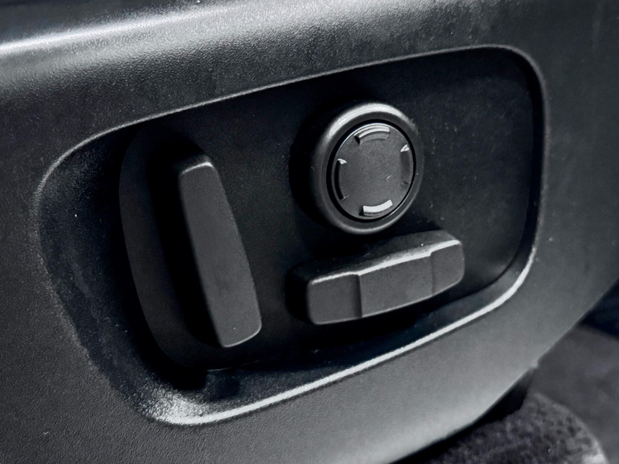 Land Rover Range Rover Sport view 19