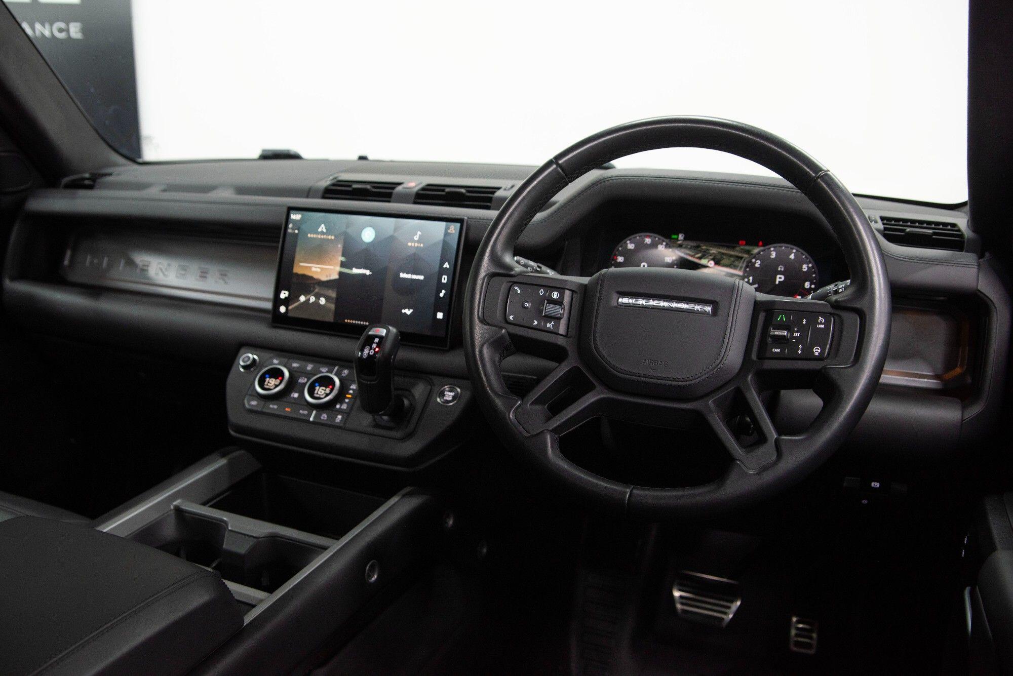 Land Rover Defender 110 view 3