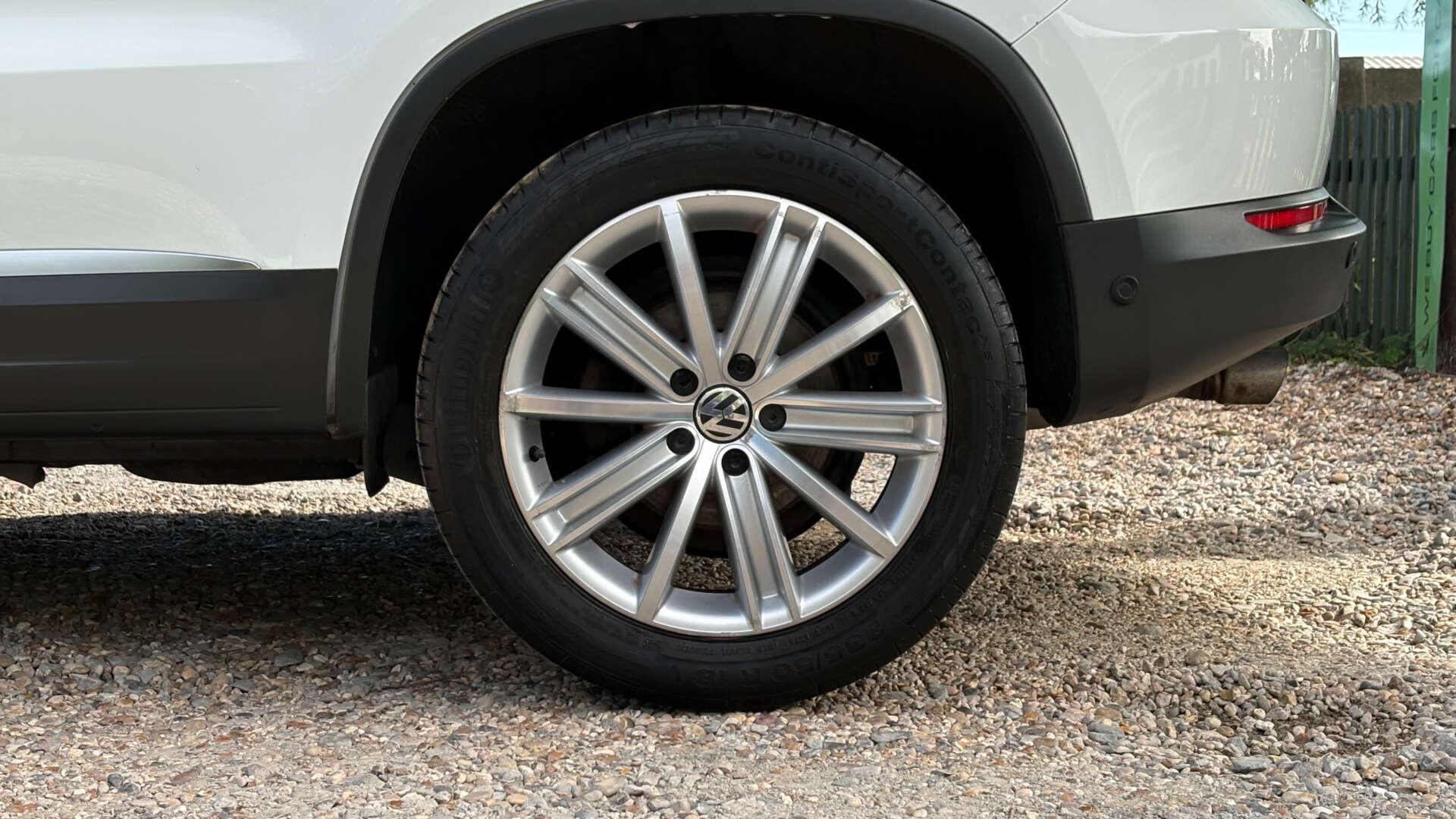 Volkswagen Tiguan view 41