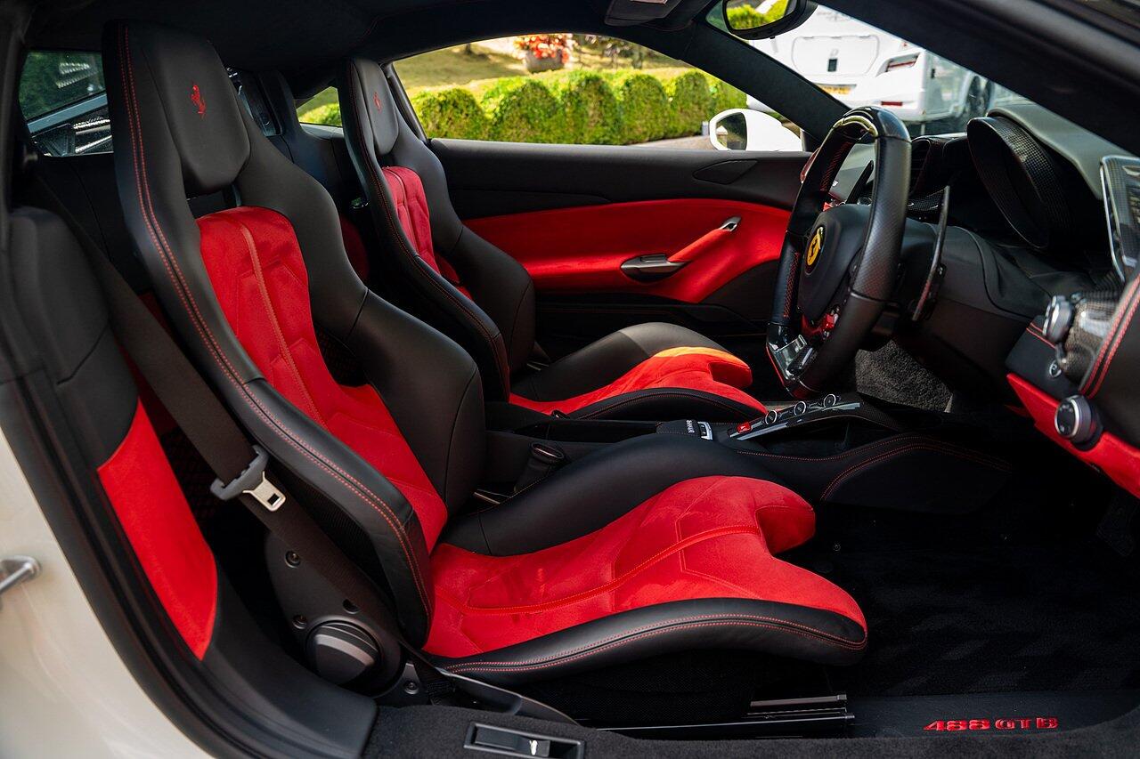 Ferrari 488 view 45